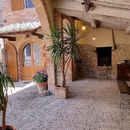 Casanova Di Campriano Lupompesi
